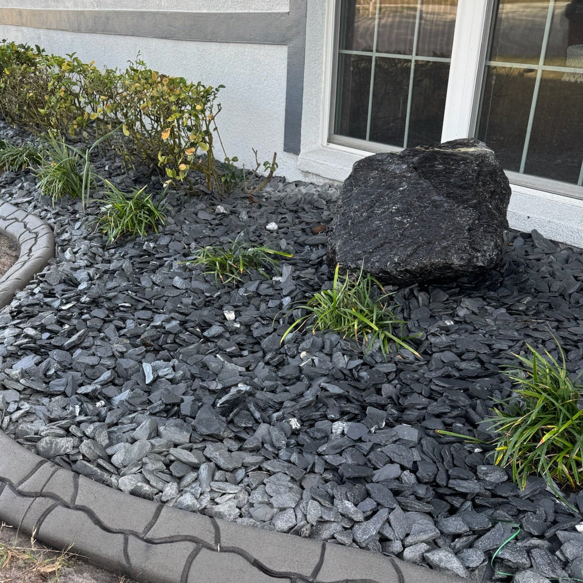 Black Slate Chips 1.5"