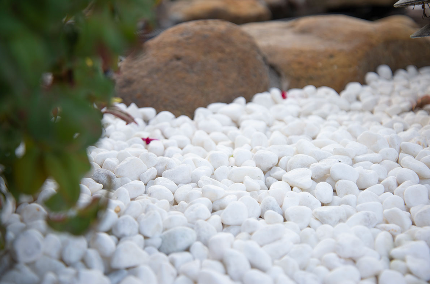 Santorini Premium White Pebbles 40lb Bag